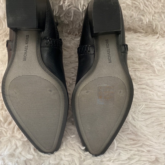 Michael Kors women’s bootie. Size 8. Never worn. - Picture 2 of 2